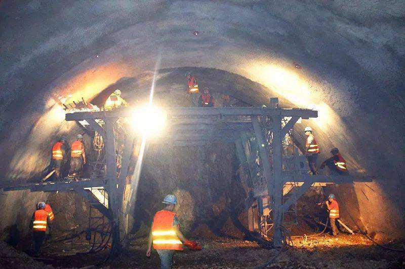 簡(jiǎn)析隧道施工要點(diǎn)(圖1) 簡(jiǎn)析隧道施工要點(diǎn)(圖1)